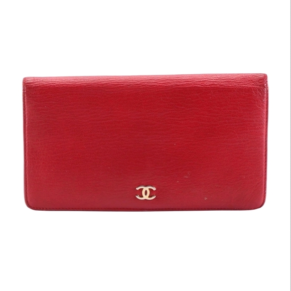 CHANEL Handbags - CHANEL Yen Bi-fold Red Continental Leather Flap Wallet w/Gold Tone Hardware